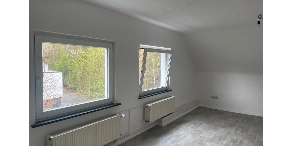 Dachgeschoßwohnung Iserlohn - 3.5 Zimmer, 80 m&sup2;, 500&euro; | Angebot:25538385