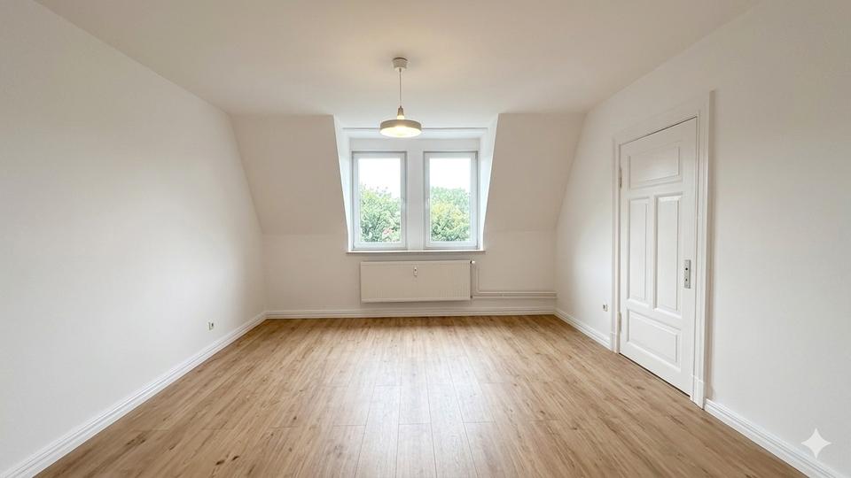 Dachgeschoßwohnung Flensburg Altstadt - 3 Zimmer, 87 m&sup2;, 945&euro; | Angebot:26044052
