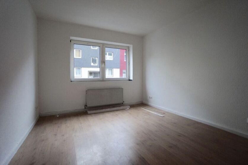 Schöne 3 Zimmer Wohnung im gepflegten Haus ! 3 zimmer