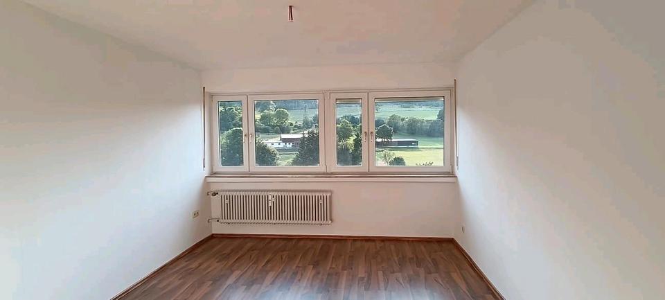 Etagenwohnung Oberkochen - 3 Zimmer, 77 m&sup2;, 1.100&euro; | Angebot:25883443