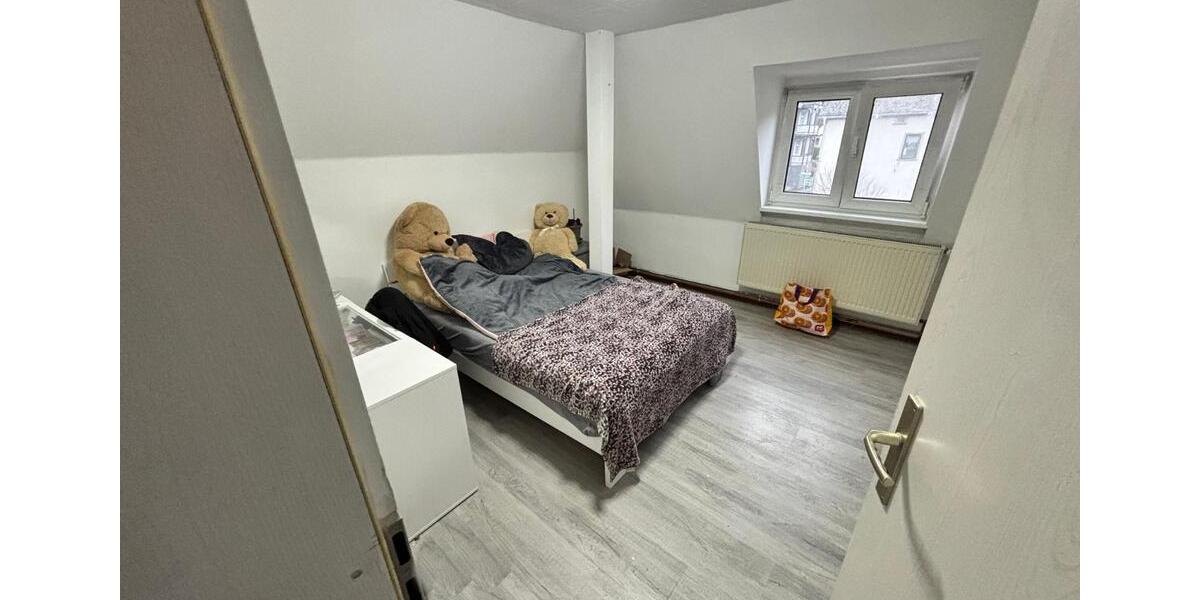 Dachgeschoßwohnung Schwarzburg - 3 Zimmer, 49 m&sup2;, 220&euro; | Angebot:25908192