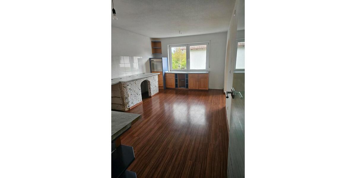 Etagenwohnung Traunreut St. Georgen - 4 Zimmer, 100 m&sup2;, 1.400&euro; | Angebot:26670250