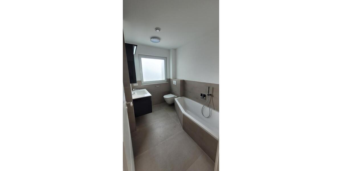 Etagenwohnung Bad Friedrichshall - 4.5 Zimmer, 91 m&sup2;, 1.400&euro; | Angebot:26506798