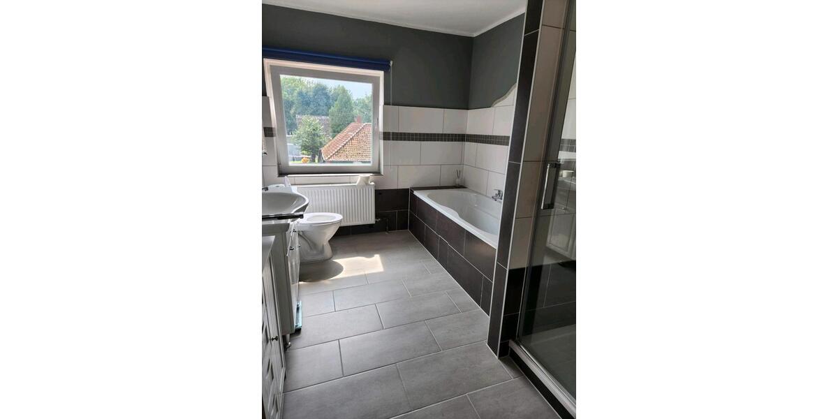 Etagenwohnung Eldingen - 3 Zimmer, 105 m&sup2;, 950&euro; | Angebot:26460044