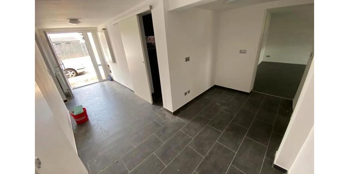 Erdgeschoßwohnung Rühen - 3 Zimmer, 90 m&sup2;, 800&euro; | Angebot:25843005