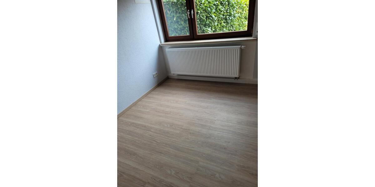 Erdgeschoßwohnung Hennweiler - 3 Zimmer, 102 m&sup2;, 670&euro; | Angebot:25952472