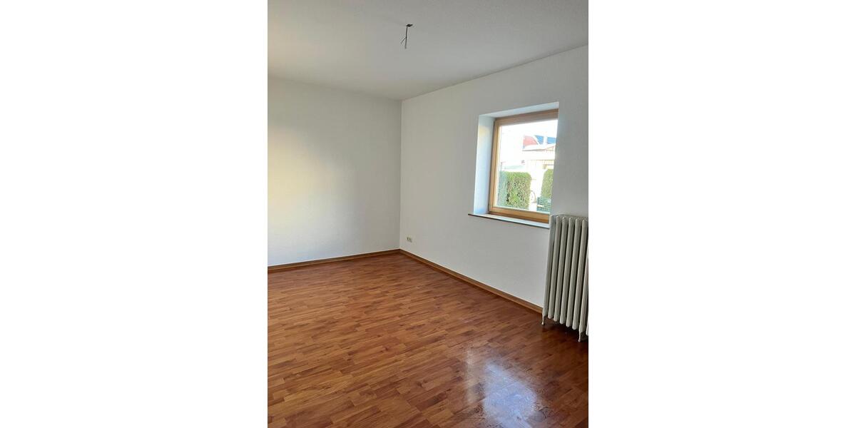 Erdgeschoßwohnung Bützow - 3 Zimmer, 110 m&sup2;, 990&euro; | Angebot:26176123