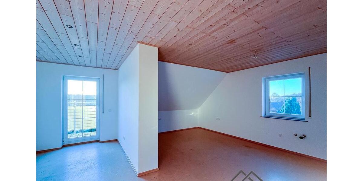 Dachgeschoßwohnung Neustadt an der Aisch - 3.5 Zimmer, 125 m&sup2;, 1.175&euro; | Angebot:25869150