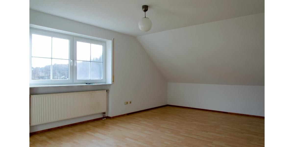 Dachgeschoßwohnung Pegnitz - 4 Zimmer, 158 m&sup2;, 1.090&euro; | Angebot:24772395