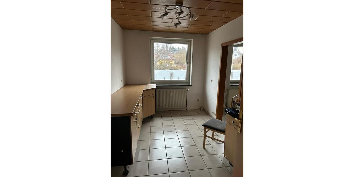 Etagenwohnung Bad Wildungen - 5 Zimmer, 125 m&sup2;, 1.200&euro; | Angebot:26135602
