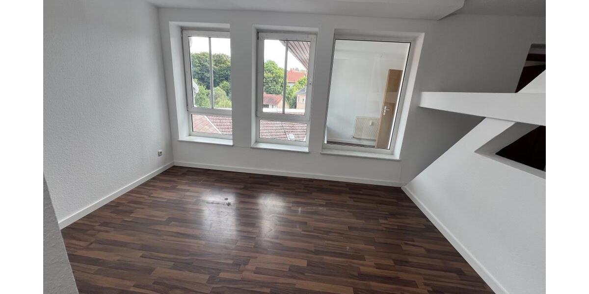 Renovierte 4 Zimmer Wohnung mit neuer Einbauküche im Herzen von Weida! - Dachgeschoßwohnung Weida Liebsdorf | Angebot:26146306