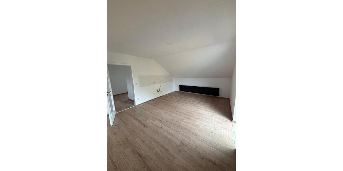 Dachgeschoßwohnung Kümmersbruck - 2.5 Zimmer, 56 m&sup2;, 650&euro; | Angebot:26602900