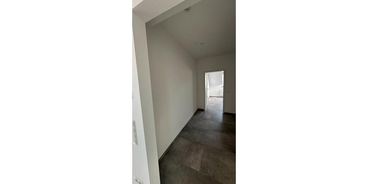 Dachgeschoßwohnung Maikammer - 3 Zimmer, 74 m&sup2;, 810&euro; | Angebot:25619932