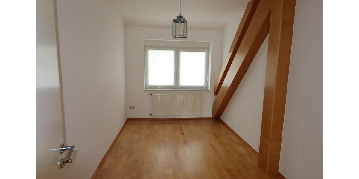 Maisonettenwohnung Büren - 4 Zimmer, 180 m&sup2;, 990&euro; | Angebot:25900426