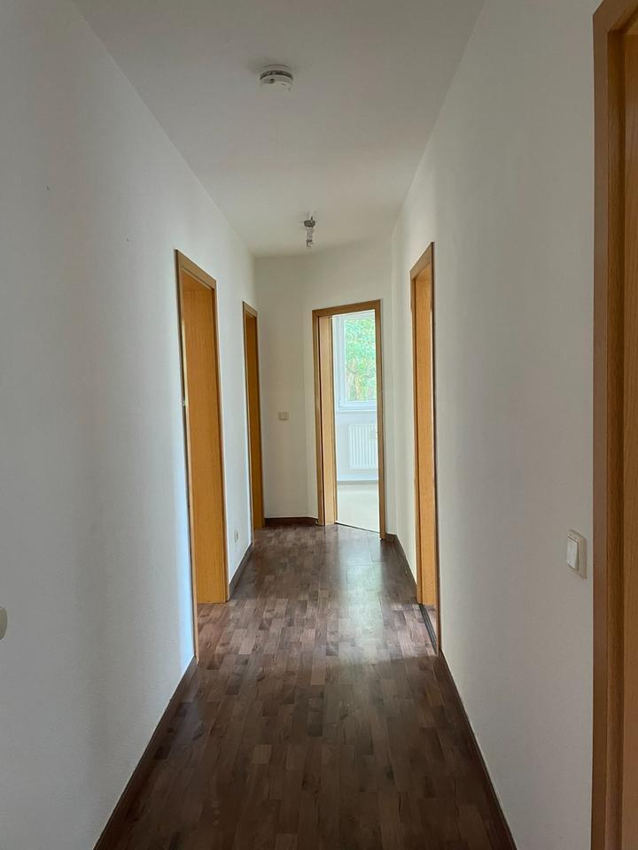 3 Zimmer, Balkon, Küche, Wannenbad