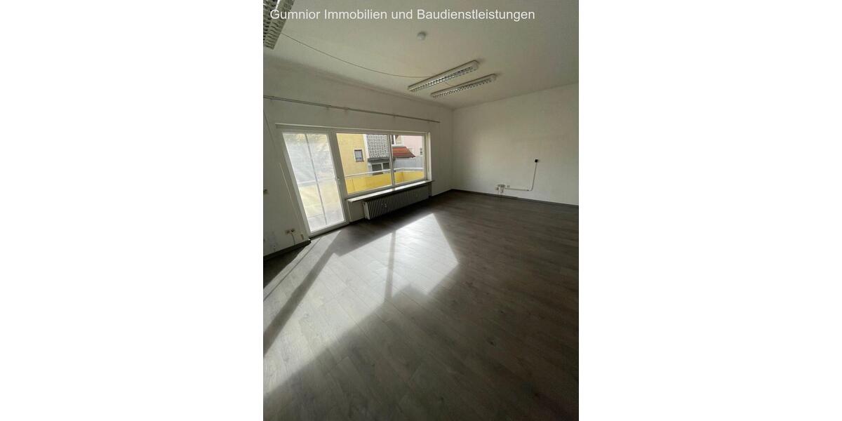 Erdgeschoßwohnung Neustadt an der Waldnaab - 4 Zimmer, 118 m&sup2;, 1.000&euro; | Angebot:25885072