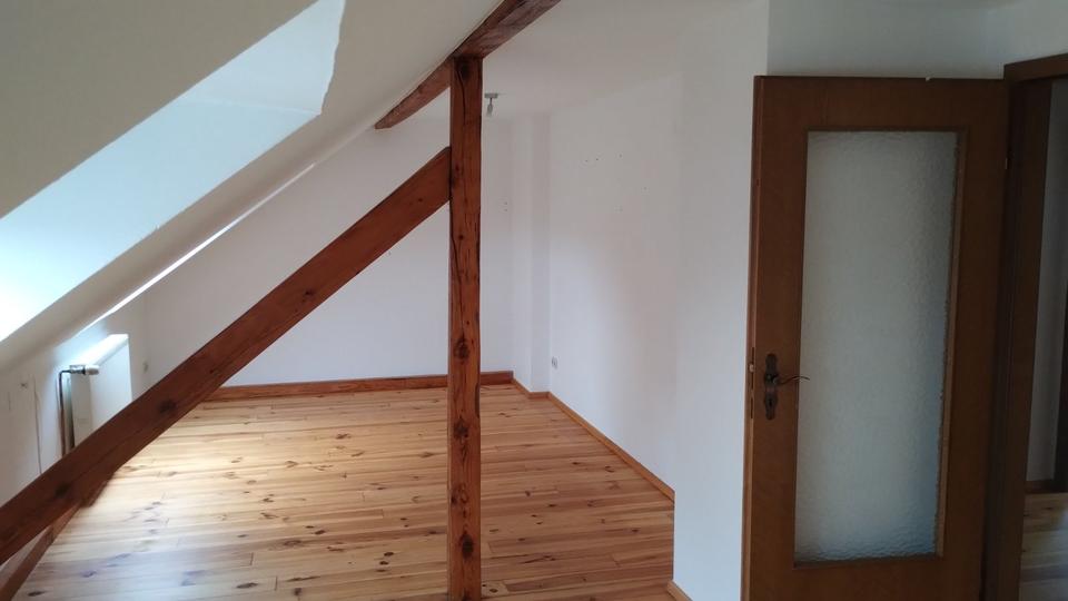 Dachgeschoßwohnung Neunkirchen - 3 Zimmer, 90 m&sup2;, 550&euro; | Angebot:25641144