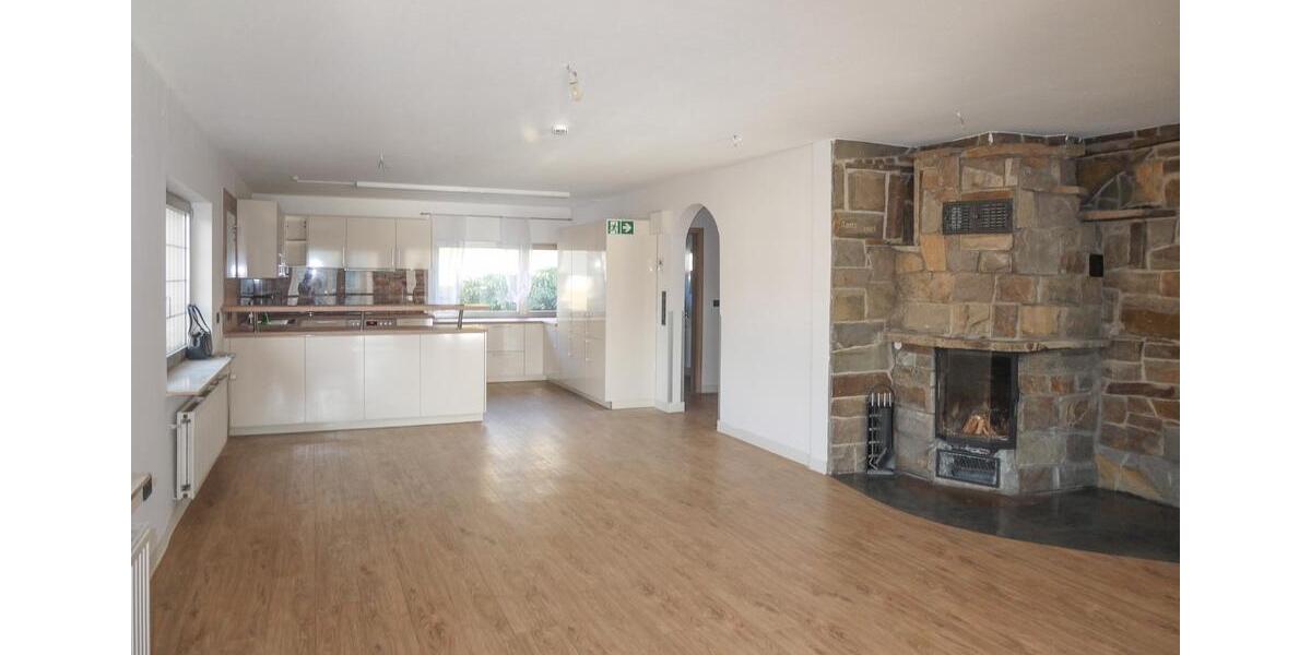 Etagenwohnung Engelskirchen - 5 Zimmer, 200 m&sup2;, 1.850&euro; | Angebot:25871611