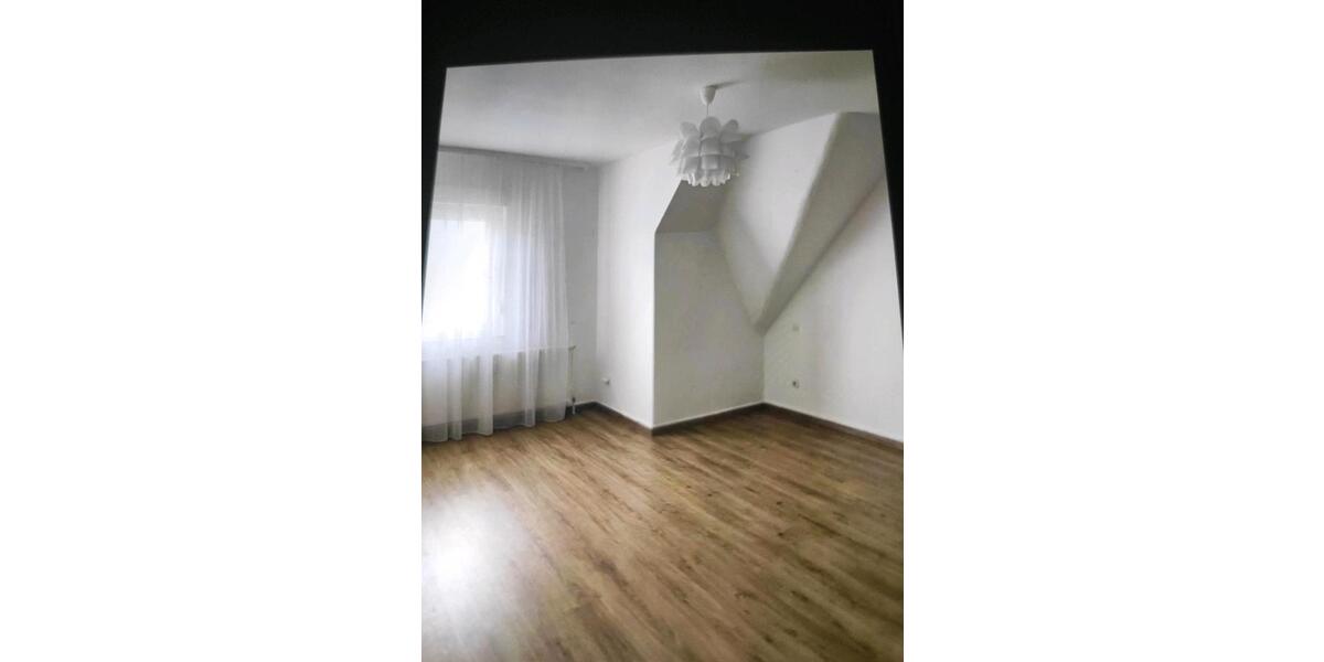 Dachgeschoßwohnung Bad Hersfeld - 2 Zimmer, 90 m&sup2;, 850&euro; | Angebot:25764380