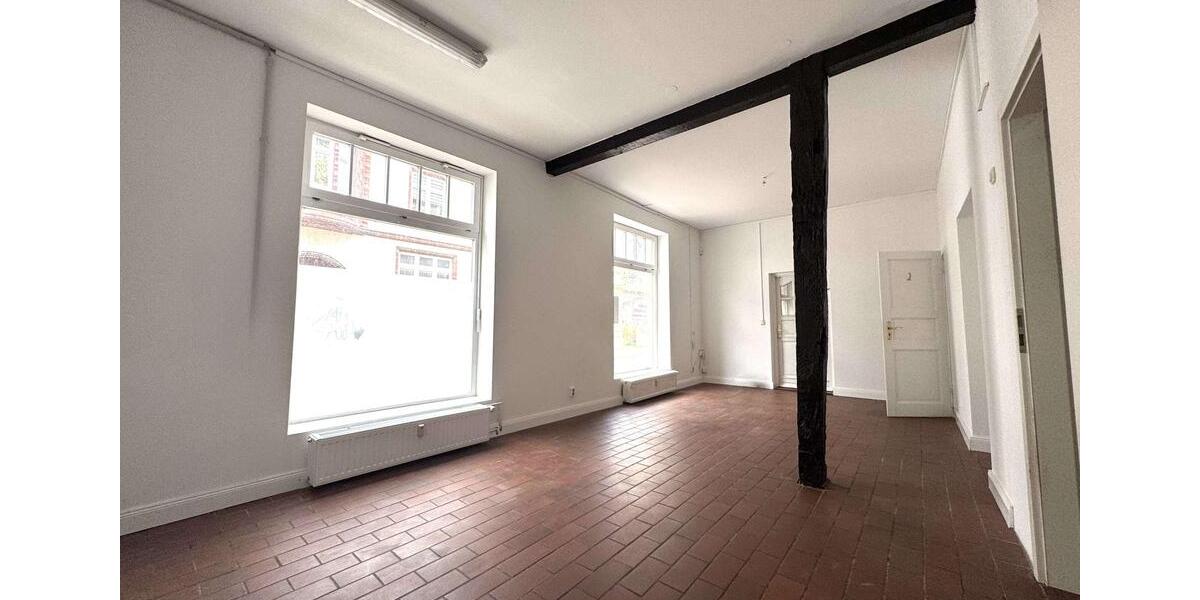 Büro, Praxis oder Einzelhandel in der Puschkinstraße zimmer