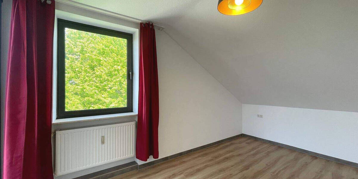 Etagenwohnung Saarbrücken Alt-Saarbrücken - 3 Zimmer, 94 m&sup2;, 970&euro; | Angebot:26388800