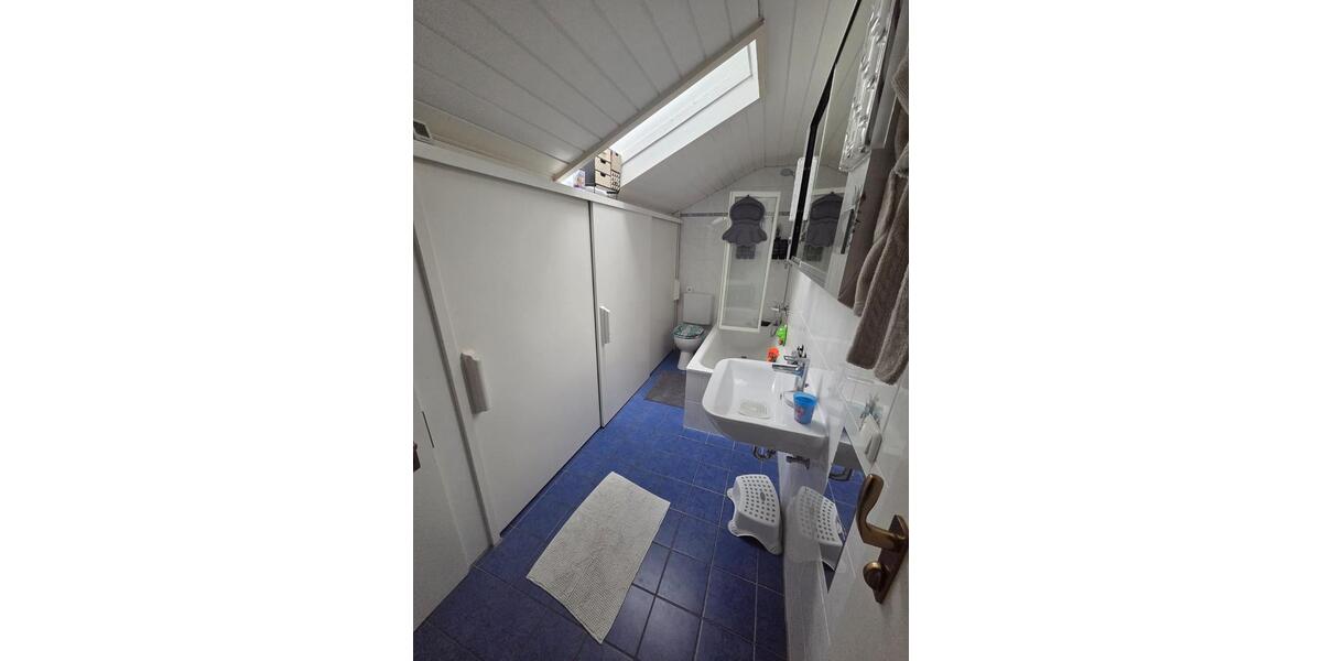 Dachgeschoßwohnung Lenggries - 3 Zimmer, 110 m&sup2;, 1.300&euro; | Angebot:26525693