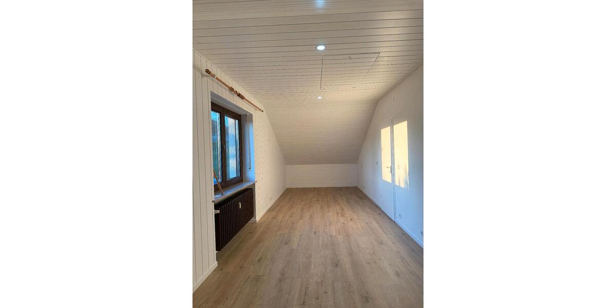 Dachgeschoßwohnung Bad Kissingen - 3 Zimmer, 75 m&sup2;, 900&euro; | Angebot:26327155