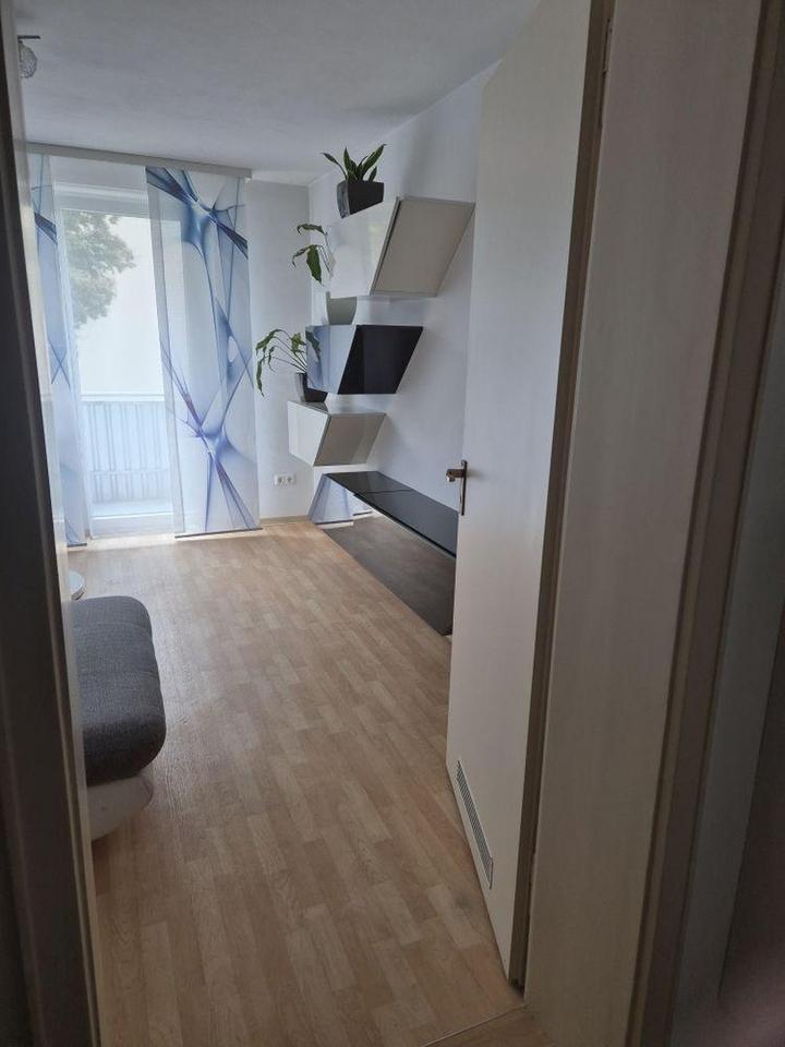 Schön geschnittene 2 ZKB mit Balkon in Augsburg Herrenbach Grenze Spickel zimmer