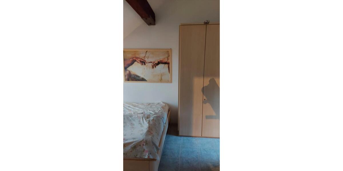 Dachgeschoßwohnung Gründau - 2 Zimmer, 95 m&sup2;, 800&euro; | Angebot:26623483