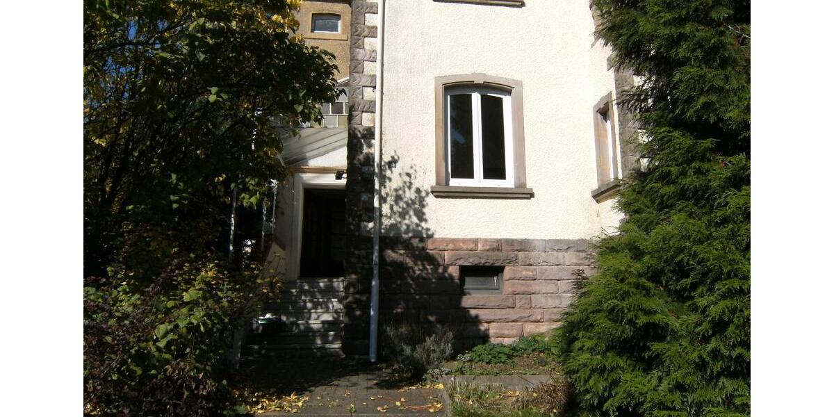 Villa Heusweiler - 8 Zimmer, 200 m&sup2;, 1.250&euro; | Angebot:20743165