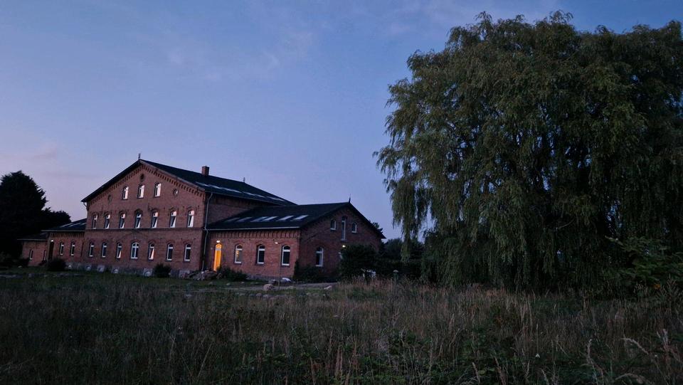 Etagenwohnung Lalendorf - 9999.9 Zimmer, 1.300 m&sup2;, 8&euro; | Angebot:20625179