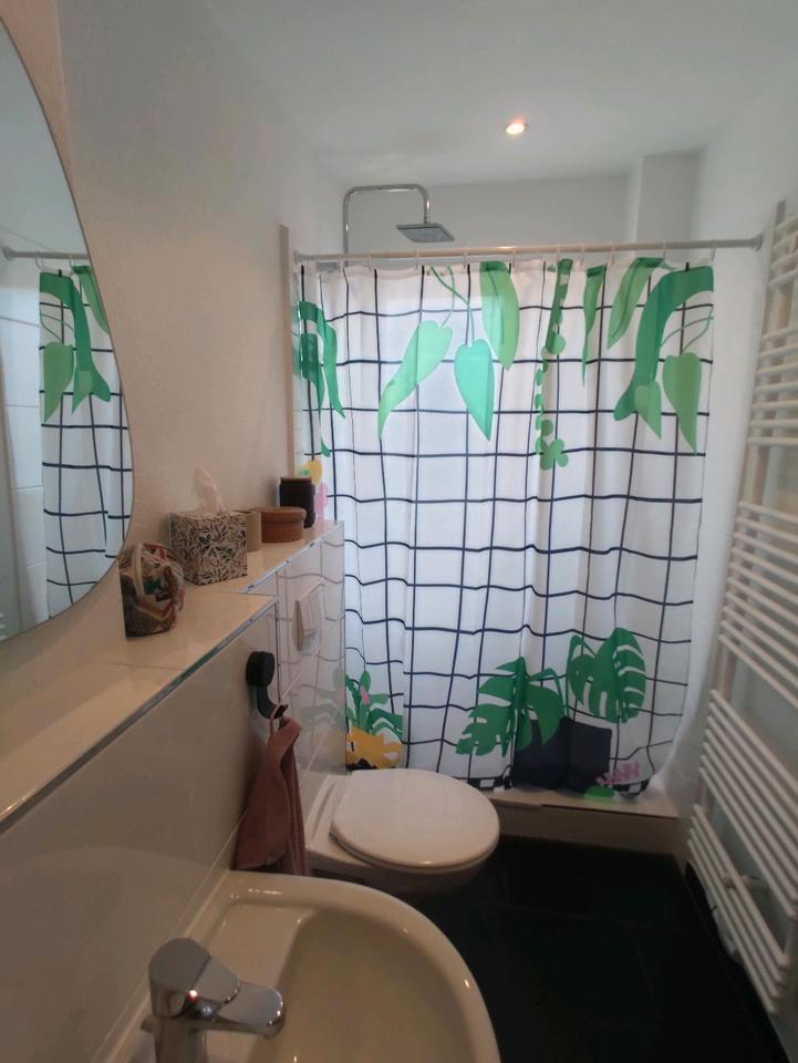 3-Zimmer-Dachgeschoßwohnung mit Südbalkon & EBK in Linden-Mitte