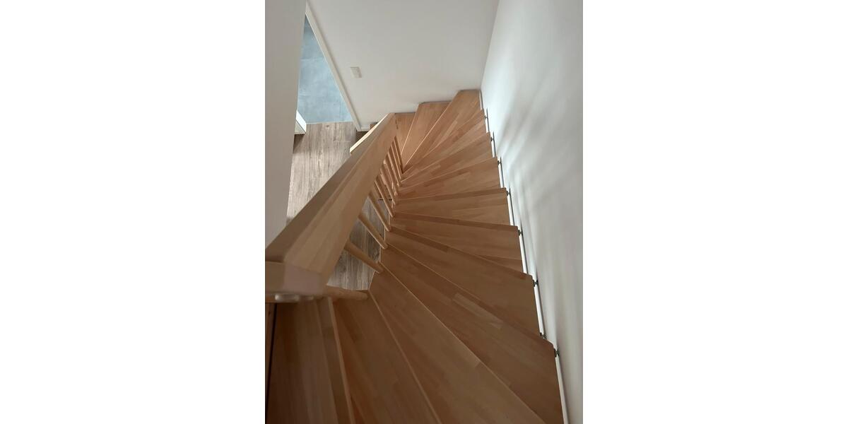 Wunderschöne Doppelhaushälfte mit Garten 5 zimmer