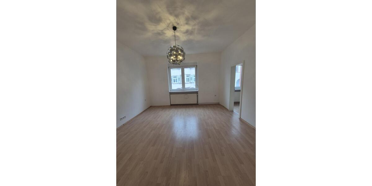 Etagenwohnung Gelnhausen - 3 Zimmer, 90 m&sup2;, 890&euro; | Angebot:25571696