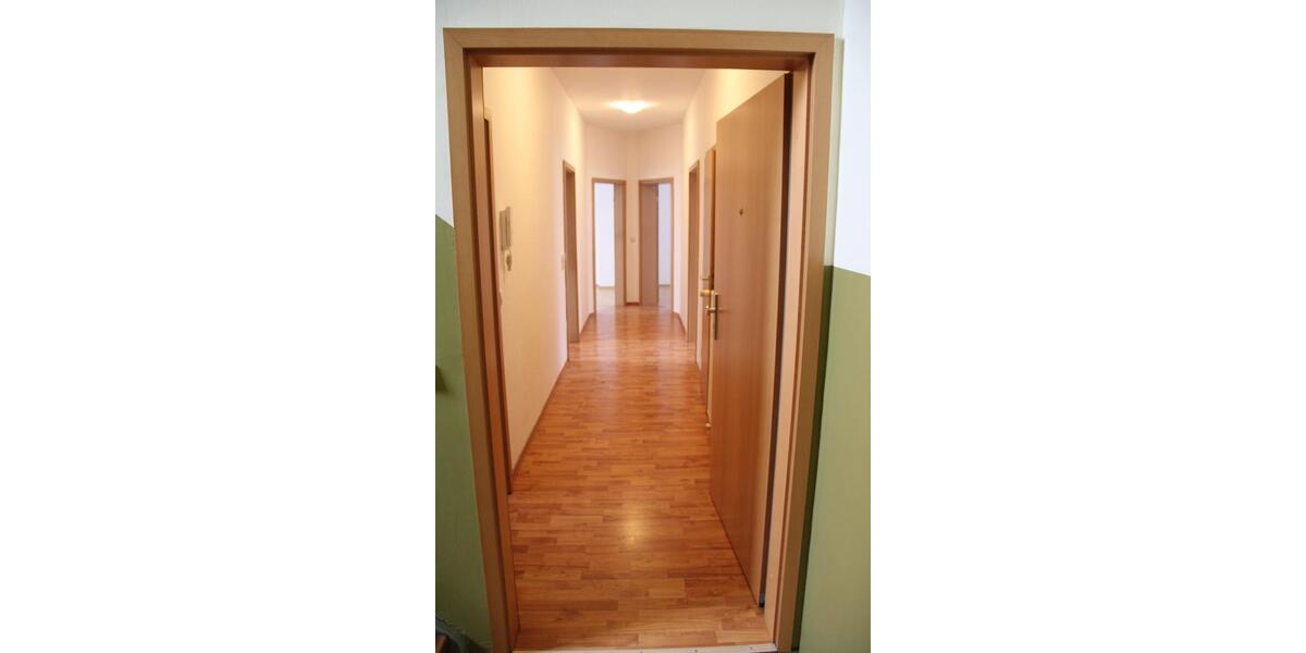 Etagenwohnung Salzwedel - 3 Zimmer, 80 m&sup2;, 522&euro; | Angebot:25655625