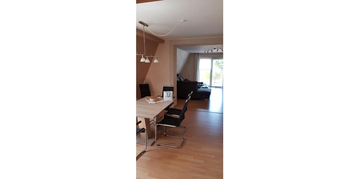 Dachgeschoßwohnung Werdohl - 4 Zimmer, 98 m&sup2;, 600&euro; | Angebot:26148087