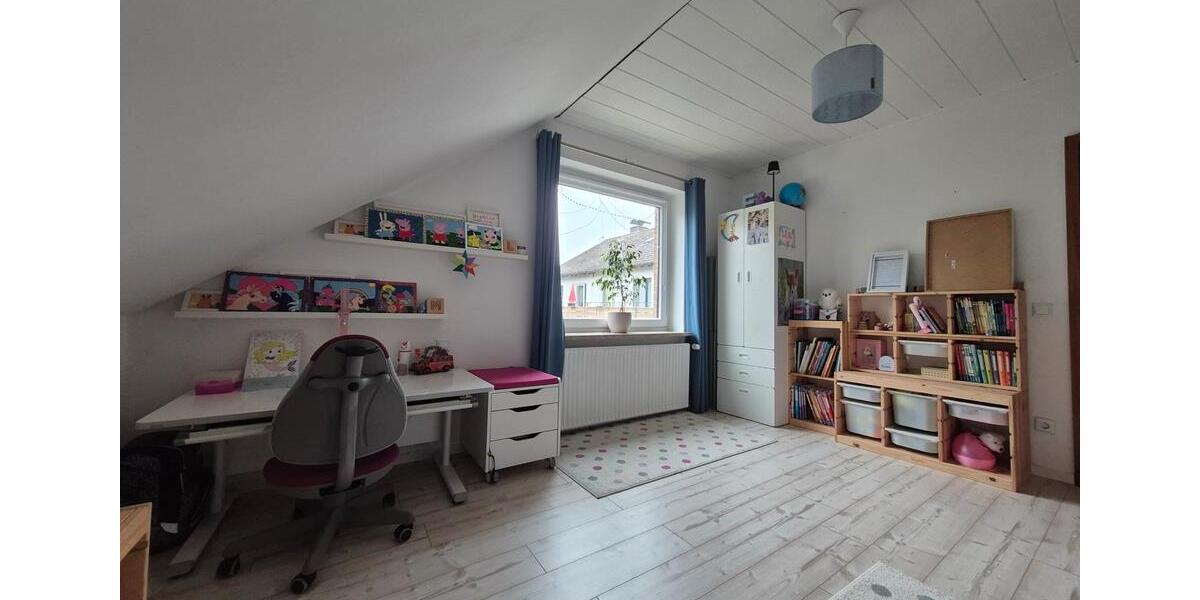 Dachgeschoßwohnung Barsinghausen - 3 Zimmer, 75 m&sup2;, 950&euro; | Angebot:25723887