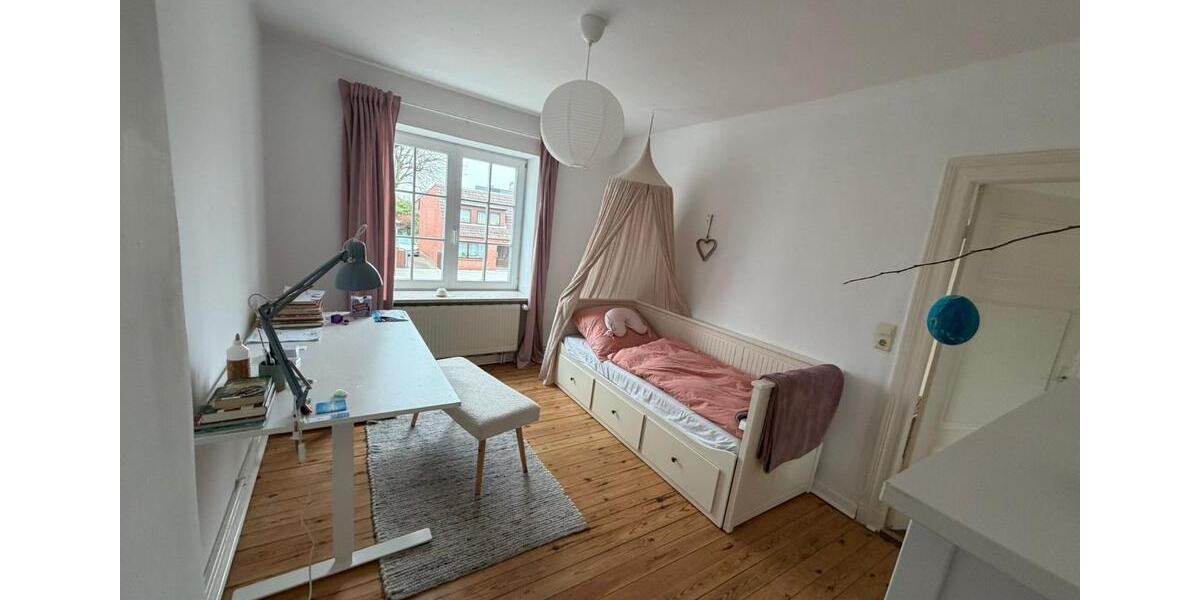 Reihenhaus Husum - 8 Zimmer, 160 m&sup2;, 1.450&euro; | Angebot:25988687