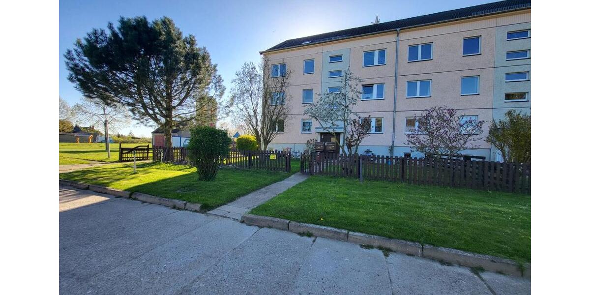 Etagenwohnung Tutow - 3 Zimmer, 70 m&sup2;, 400&euro; | Angebot:25908241