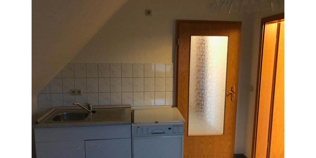 Dachgeschoßwohnung Nordhausen - 2 Zimmer, 43 m&sup2;, 300&euro; | Angebot:26236701