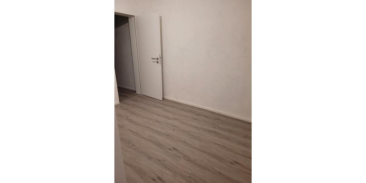 Etagenwohnung Stromberg - 3 Zimmer, 86 m&sup2;, 680&euro; | Angebot:26074128