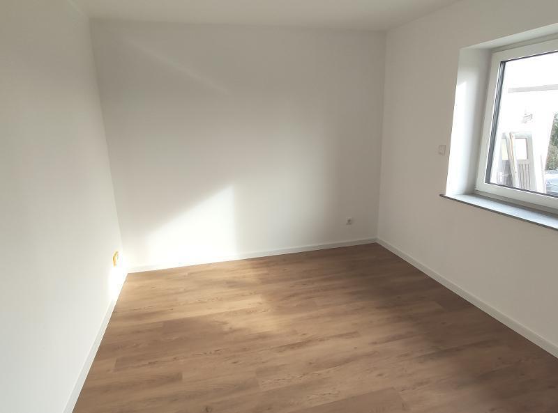 Neu saniertes Einfamilienhaus mit Garage, Garten, Wärmepumpe und Mieter–Strom