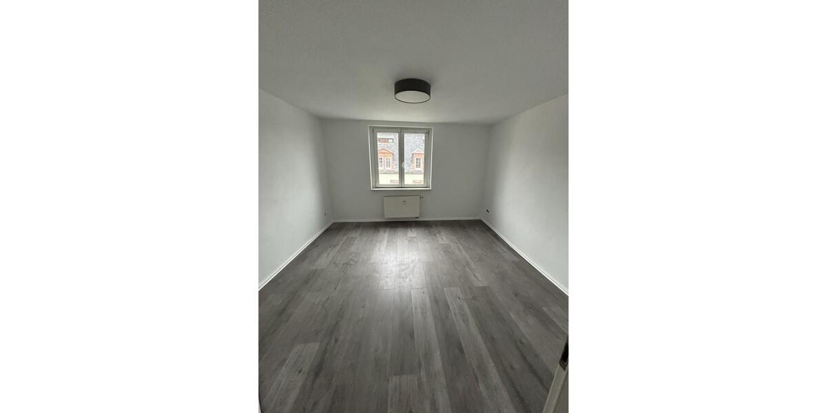Etagenwohnung Mittweida - 4 Zimmer, 90 m&sup2;, 650&euro; | Angebot:25418293