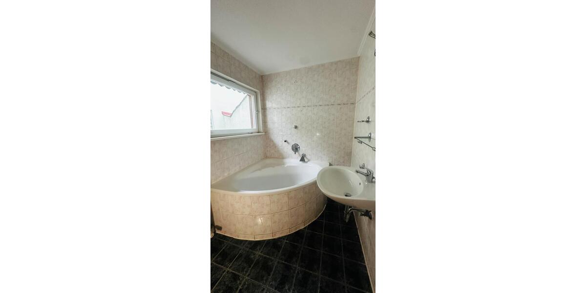 Reihenhaus Kemnath - 7 Zimmer, 153 m&sup2;, 1.300&euro; | Angebot:25948205