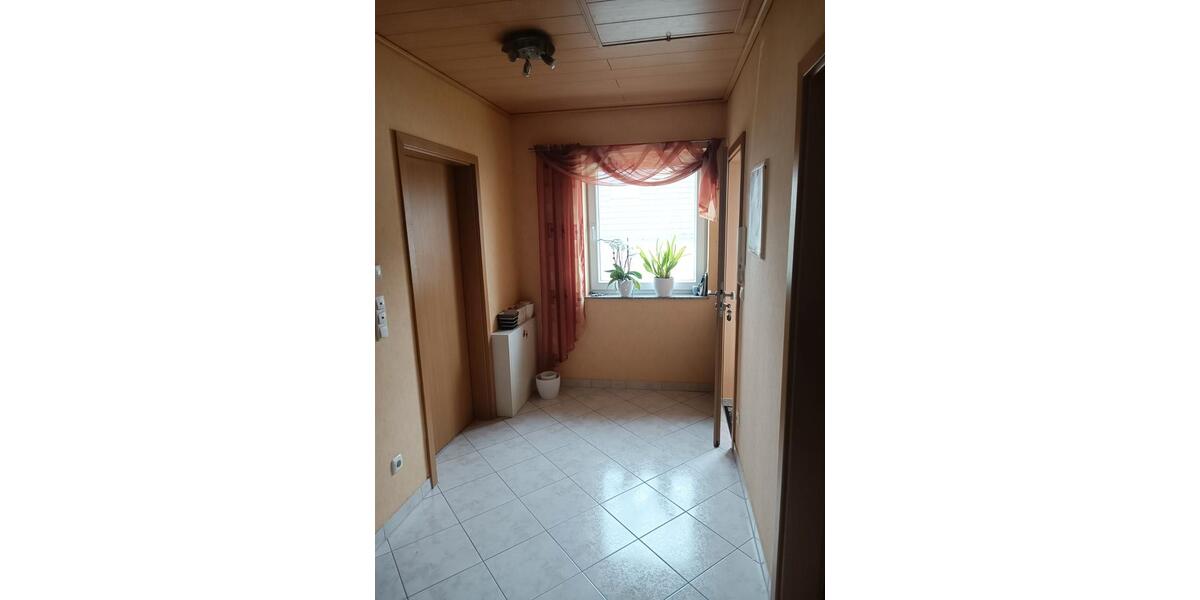 Dachgeschoßwohnung Bergisch Gladbach Gronau - 3 Zimmer, 85 m&sup2;, 960&euro; | Angebot:26606875