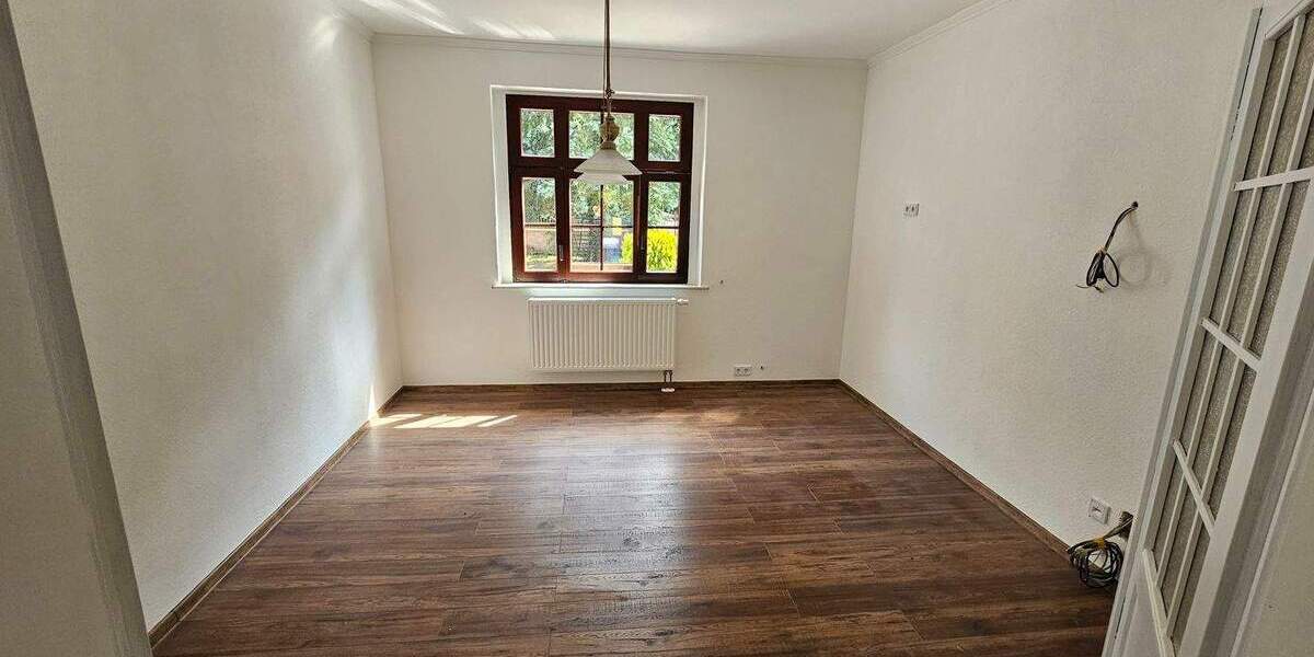 Gewerbeobjekt Großpösna - 8 Zimmer, 217 m&sup2;, 2.520&euro; | Angebot:24793248