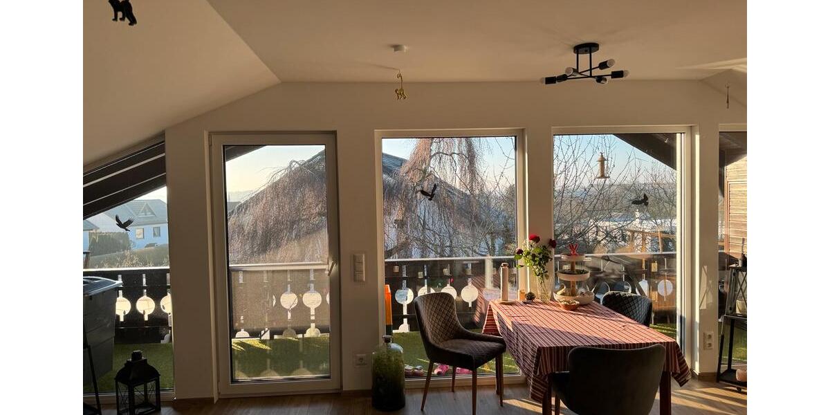 Dachgeschoßwohnung Bad Arolsen - 5 Zimmer, 105 m&sup2;, 870&euro; | Angebot:25947893