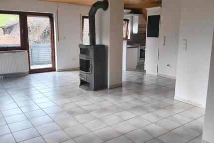 Wohnung Schrozberg - 3 Zimmer, 92 m&sup2;, 900&euro; | Angebot:25510151