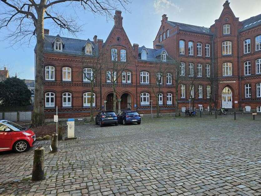 Wohnung zum Mieten in Flensburg 1.600 € 191 m²