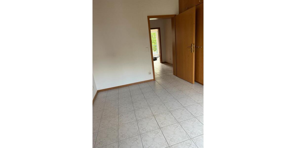 Etagenwohnung Leverkusen Schlebusch - 3 Zimmer, 85 m&sup2;, 1.570&euro; | Angebot:26577501